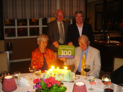 Mary Ellen and Dick Denman in Palm Desert celebrating the College of Forest Resource's 100th Anniversary with President Emmert in 2007.